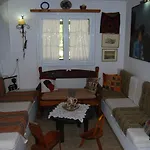 Strofilia Farm House, Kalogria! The Sea, The Forest, The Sun Apartment *