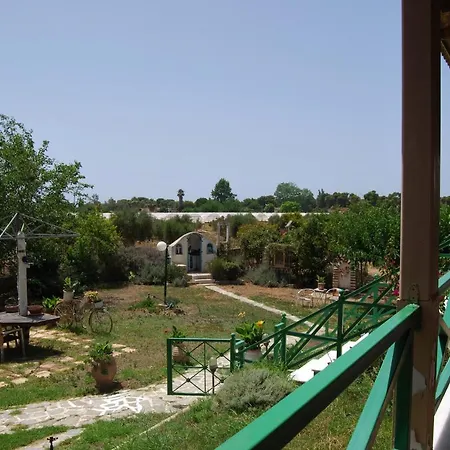 Strofilia Farm House, Kalogria! The Sea, The Forest, The Sun Апартаменты Manolas