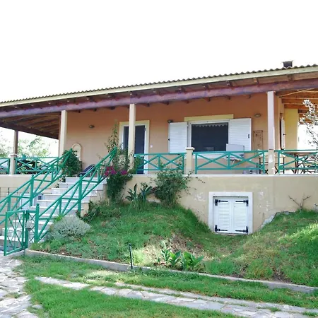 Strofilia Farm House, Kalogria! The Sea, The Forest, The Sun * Manolas