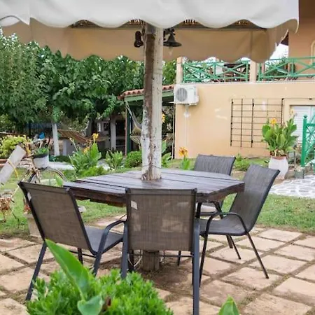 Strofilia Farm House, Kalogria! The Sea, The Forest, The Sun Apartment *